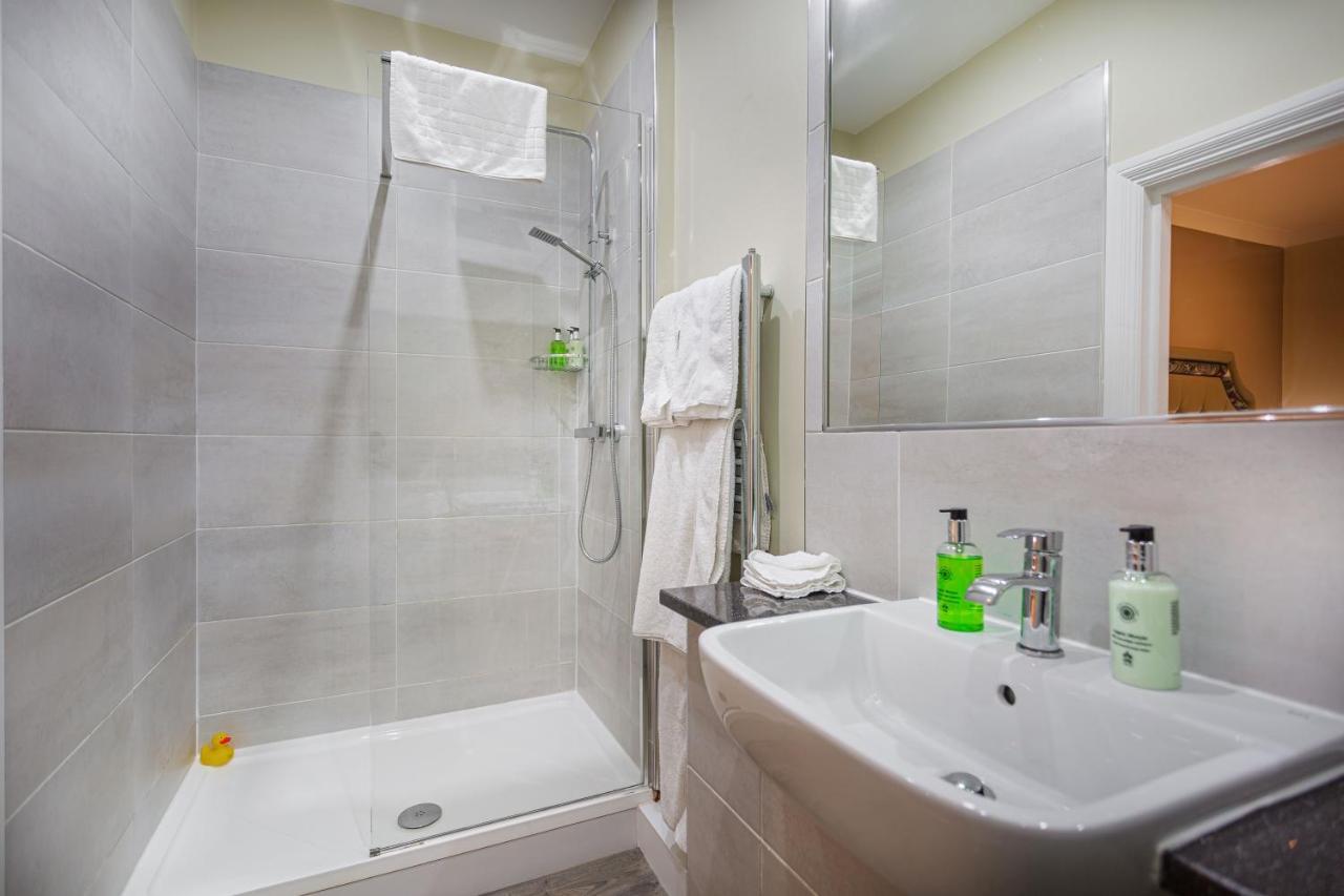 The Wynnstay Hotel, Oswestry, Shropshire Экстерьер фото