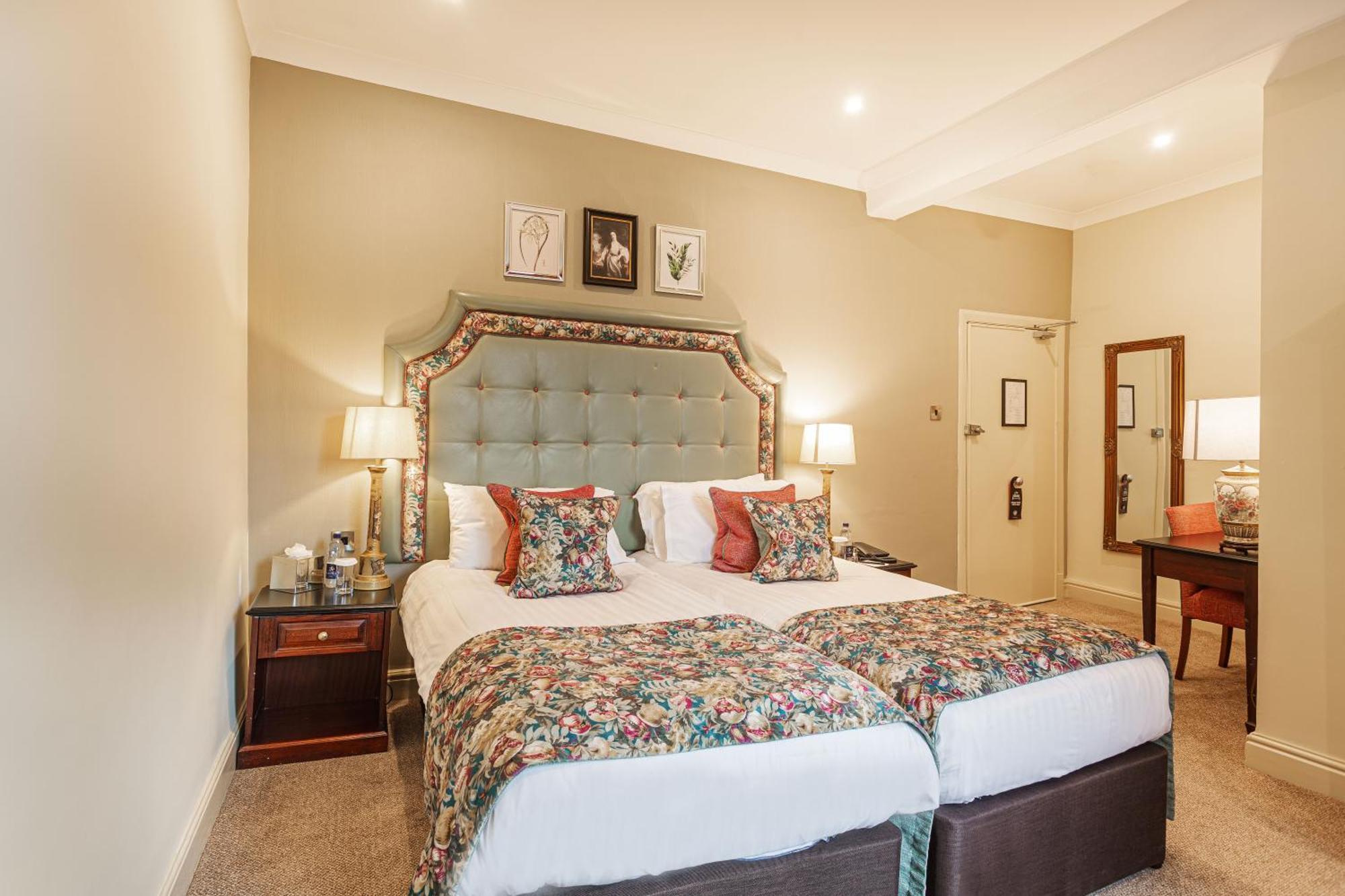 The Wynnstay Hotel, Oswestry, Shropshire Экстерьер фото