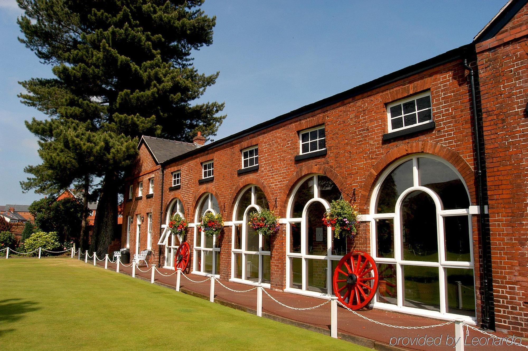 The Wynnstay Hotel, Oswestry, Shropshire Экстерьер фото