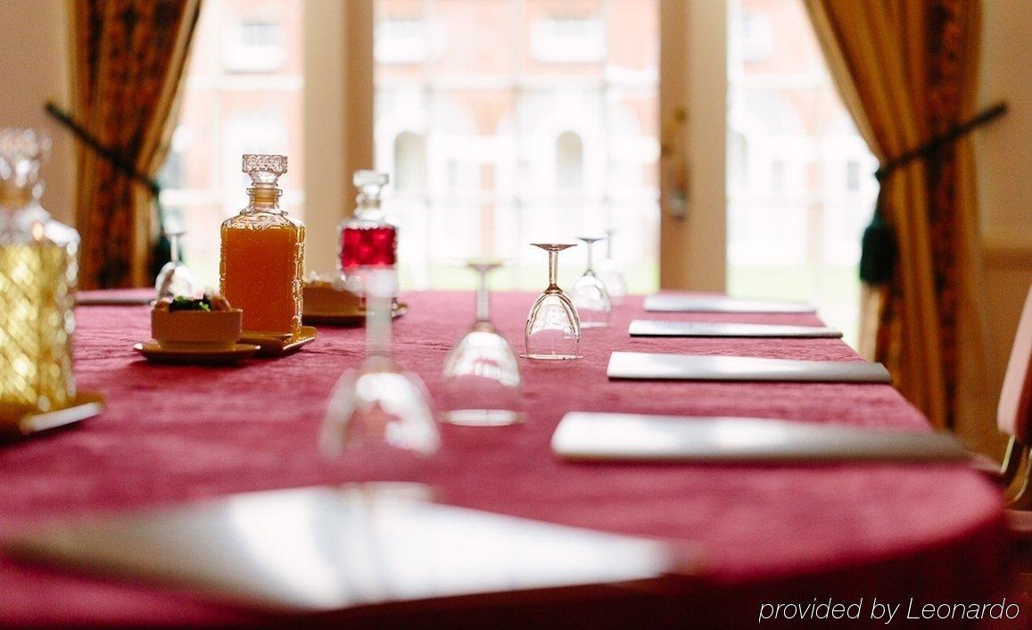 The Wynnstay Hotel, Oswestry, Shropshire Экстерьер фото